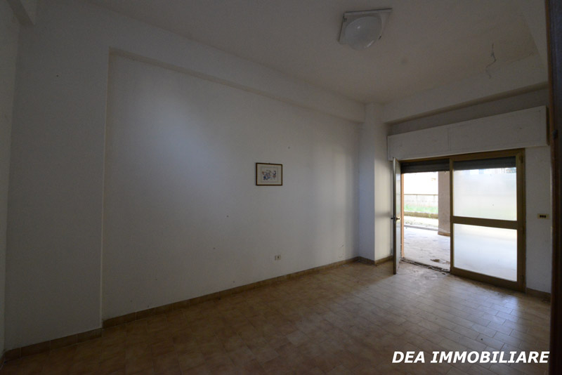 interno-locale-commerciale-avezzano